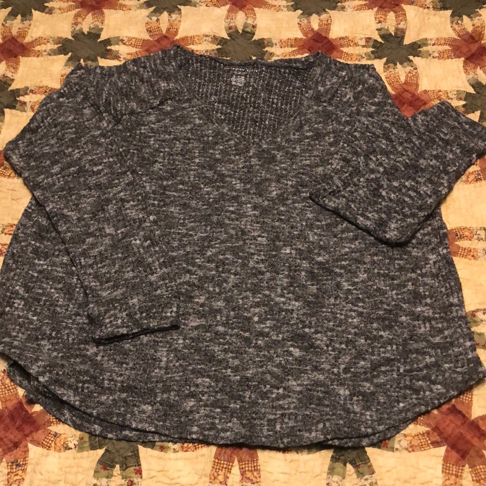 Long sleeve light sweater